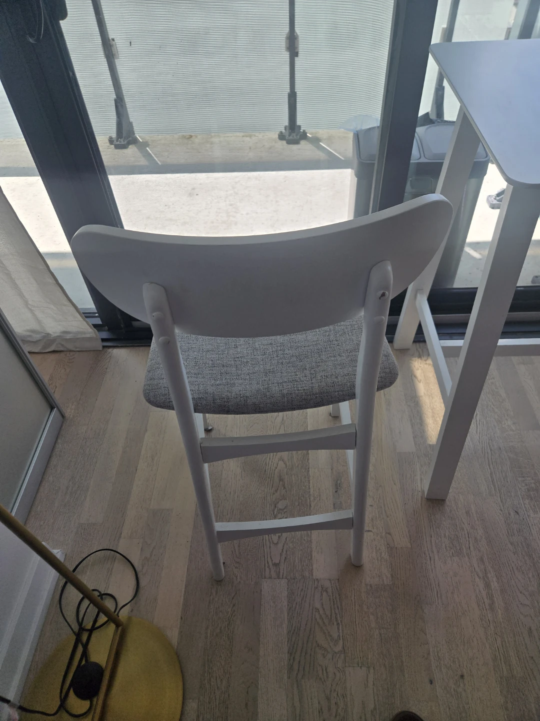 Structube: Moxy White Bar Table with Chairs - photo 4