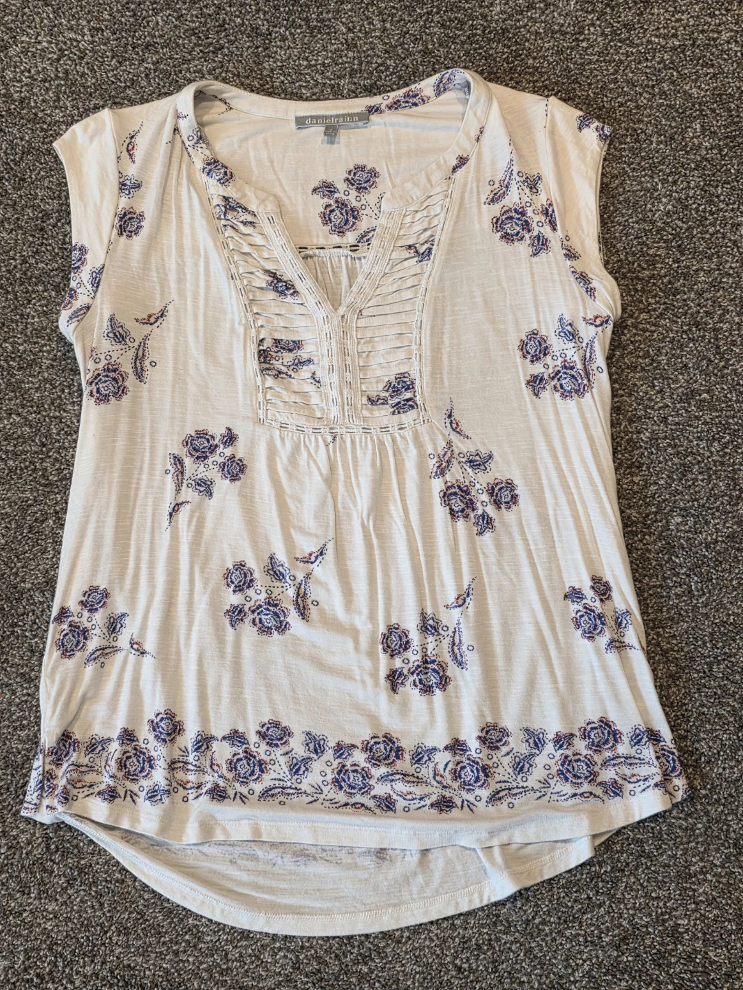 Daniel Rainn Women's White Floral V-Neck Top Size M