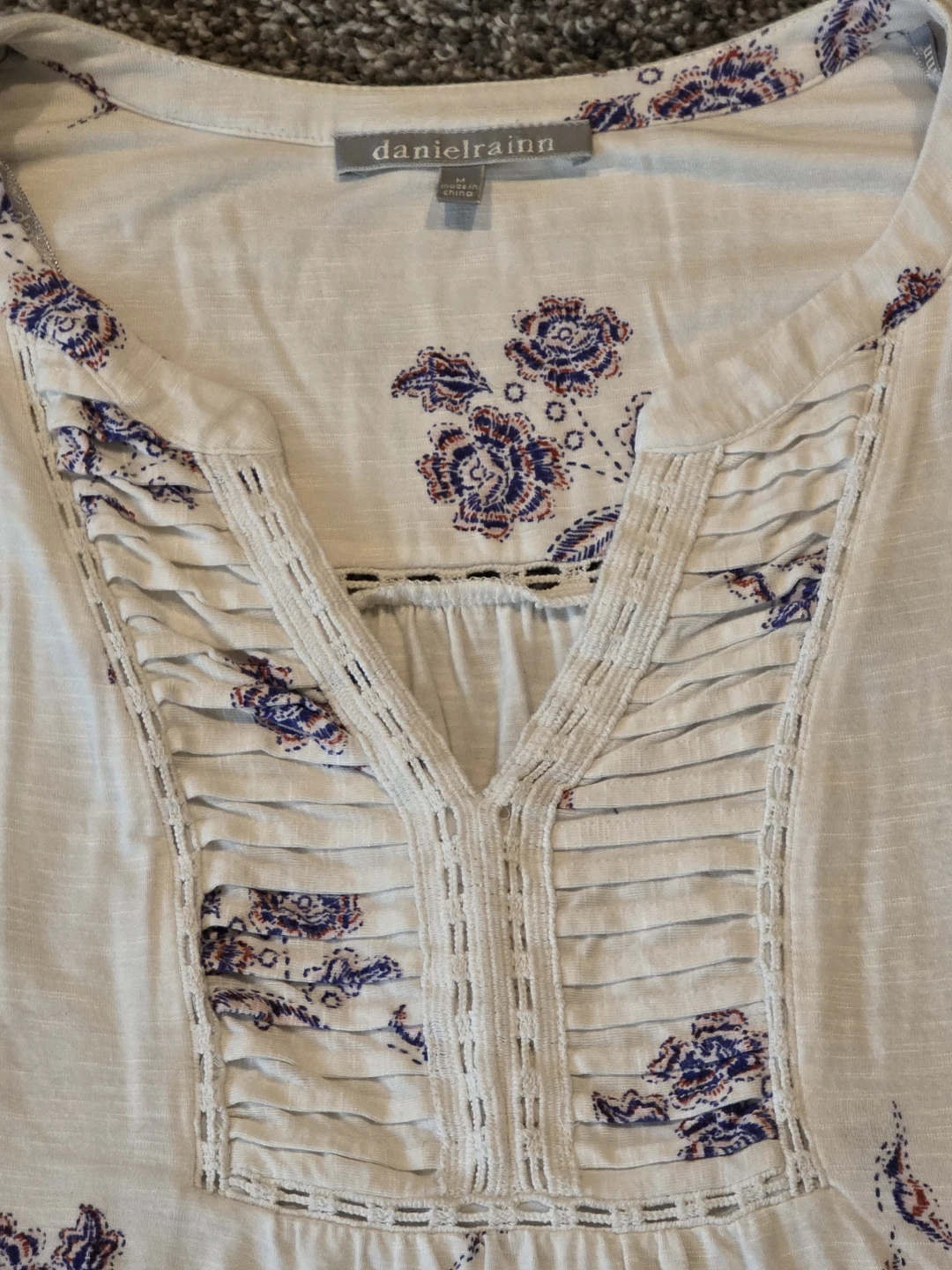 Daniel Rainn Women's White Floral V-Neck Top Size M - photo 2