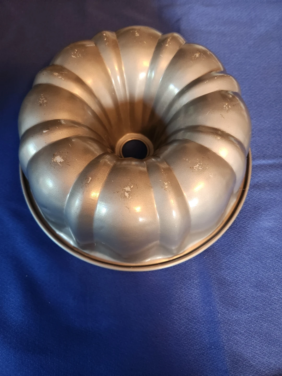 Fluted Bundt Cake Pan - photo 2