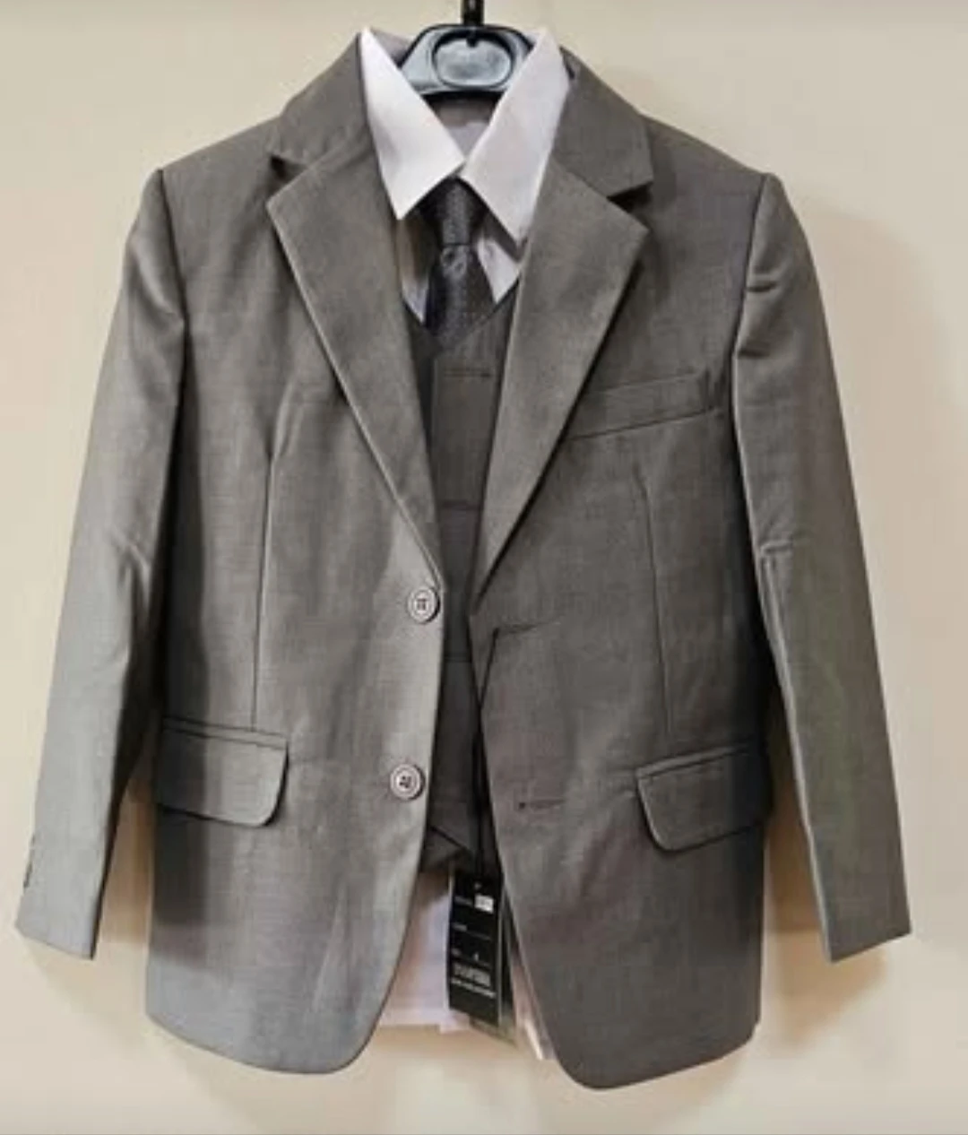 Brand new boys Grey Suit Vest, Jacket, Shirt, pant & Tie Set