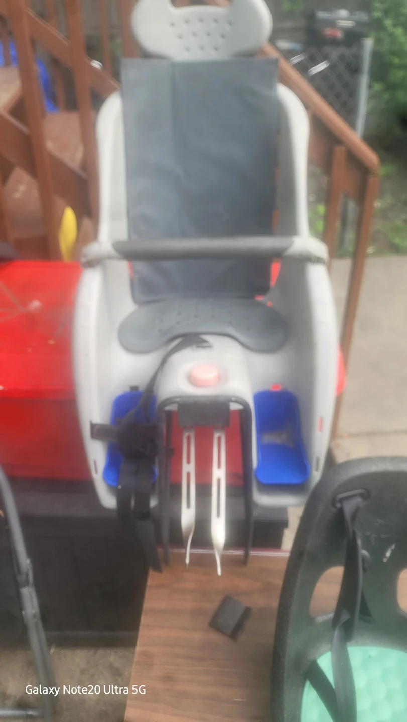 Used Child Bike Seat - photo 2