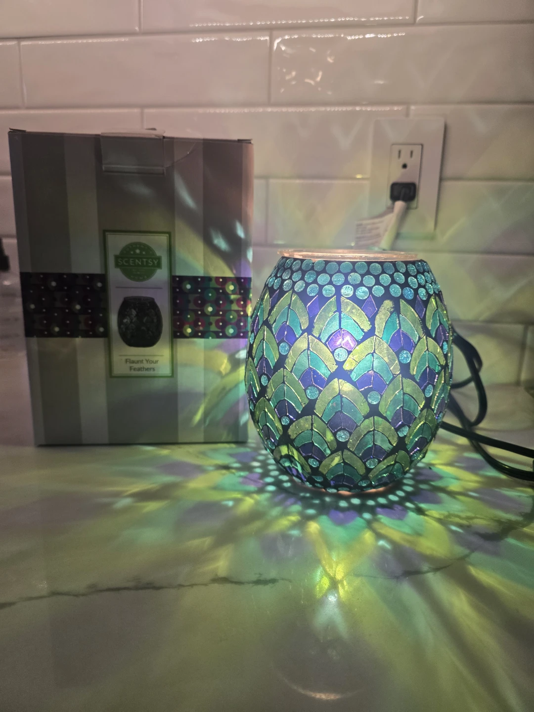 Scentsy "Flaunt Your Feathers" Wax Warmer - photo 2