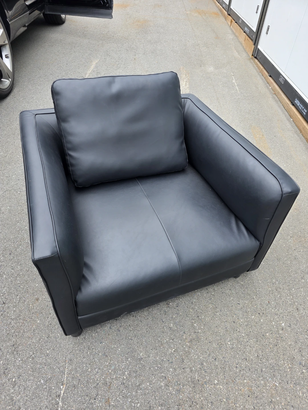 Black Leather Armchair - photo 2