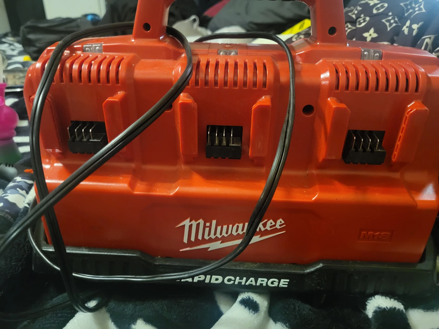 Milwaukee M12 M18 Rapid Charge Station - photo 2