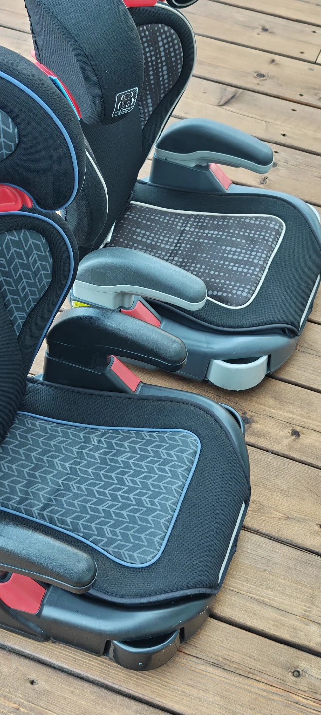 Graco Booster Car Seats (2) - photo 4