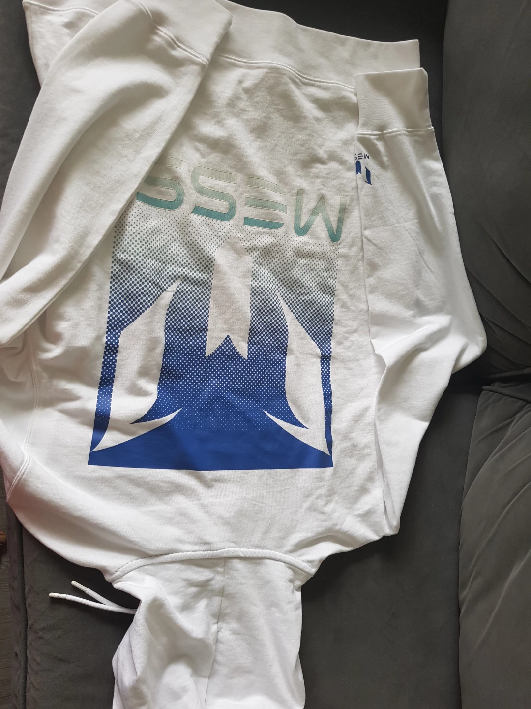 Brand new, Messi White Hoodie - Size L. Argentina Fans