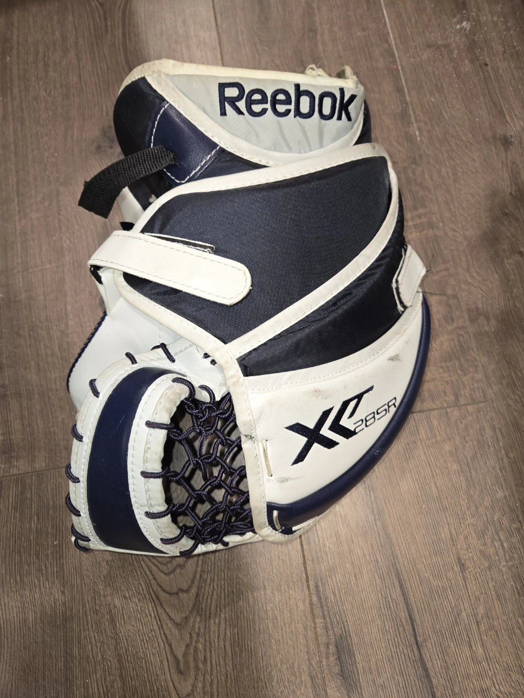 Reebok XR 28SR Goalie Glove and Blocker set - photo 3