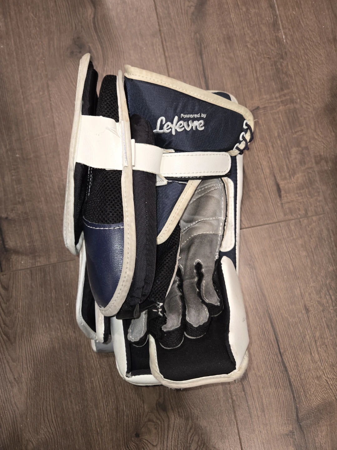 Reebok XR 28SR Goalie Glove and Blocker set - photo 4