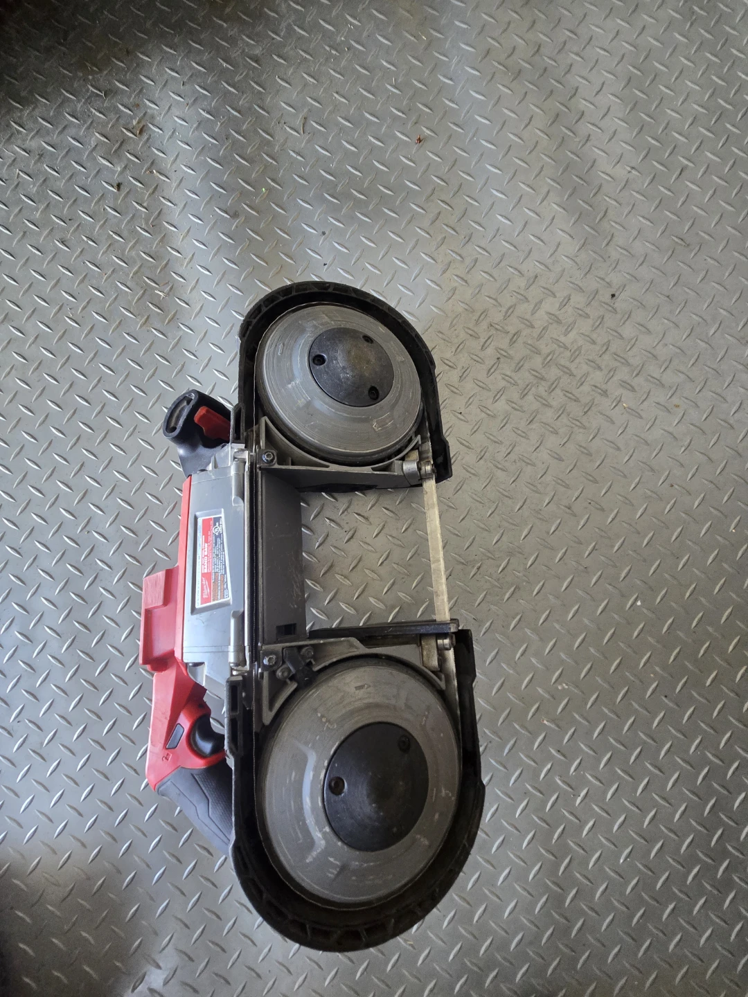 Milwaukee M18  FUEL Band Saw deep cut - photo 2