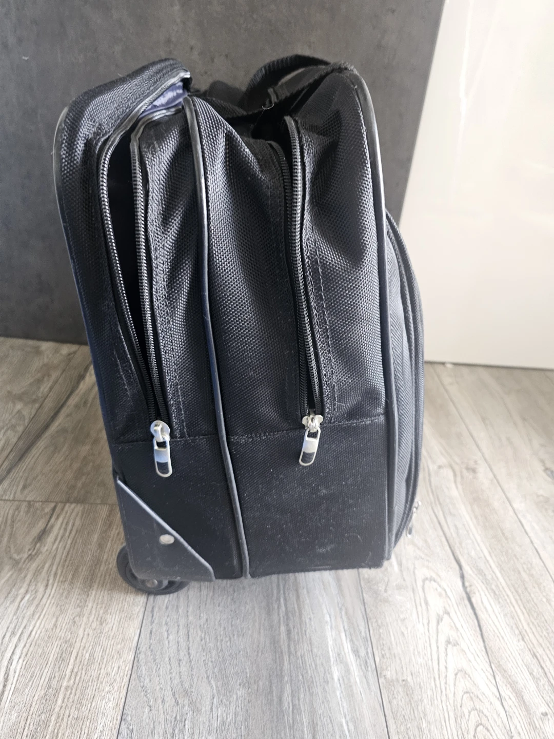 Traveling Briefcase for laptop/clothes - photo 2