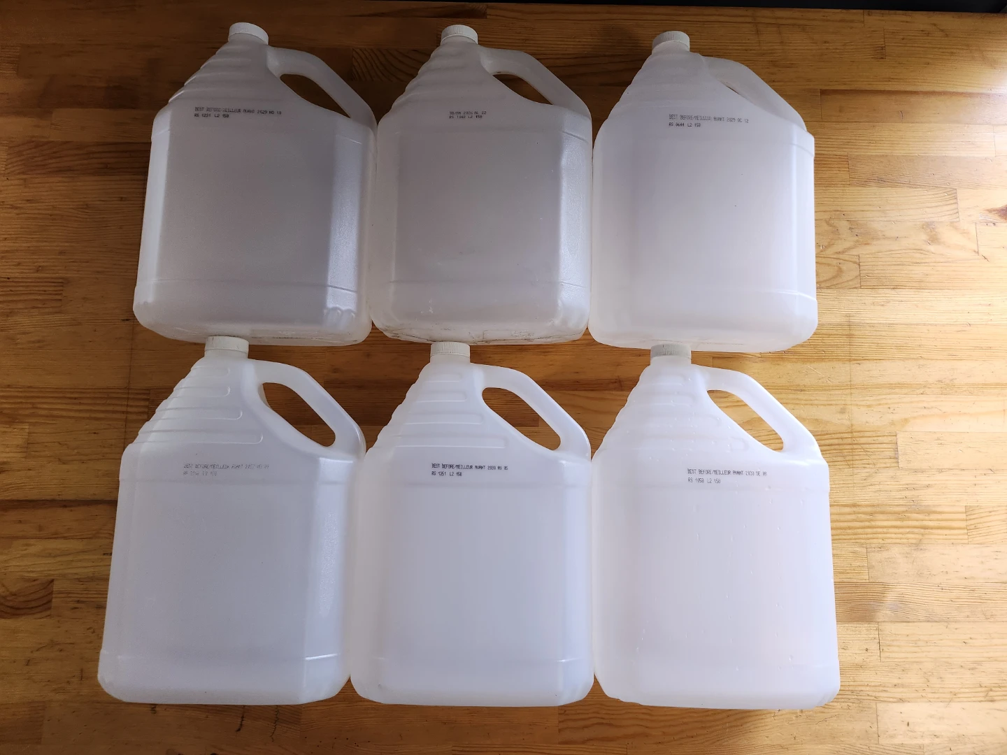 Plastic Jugs with Caps- (Lot of 6 × 4L) - photo 2