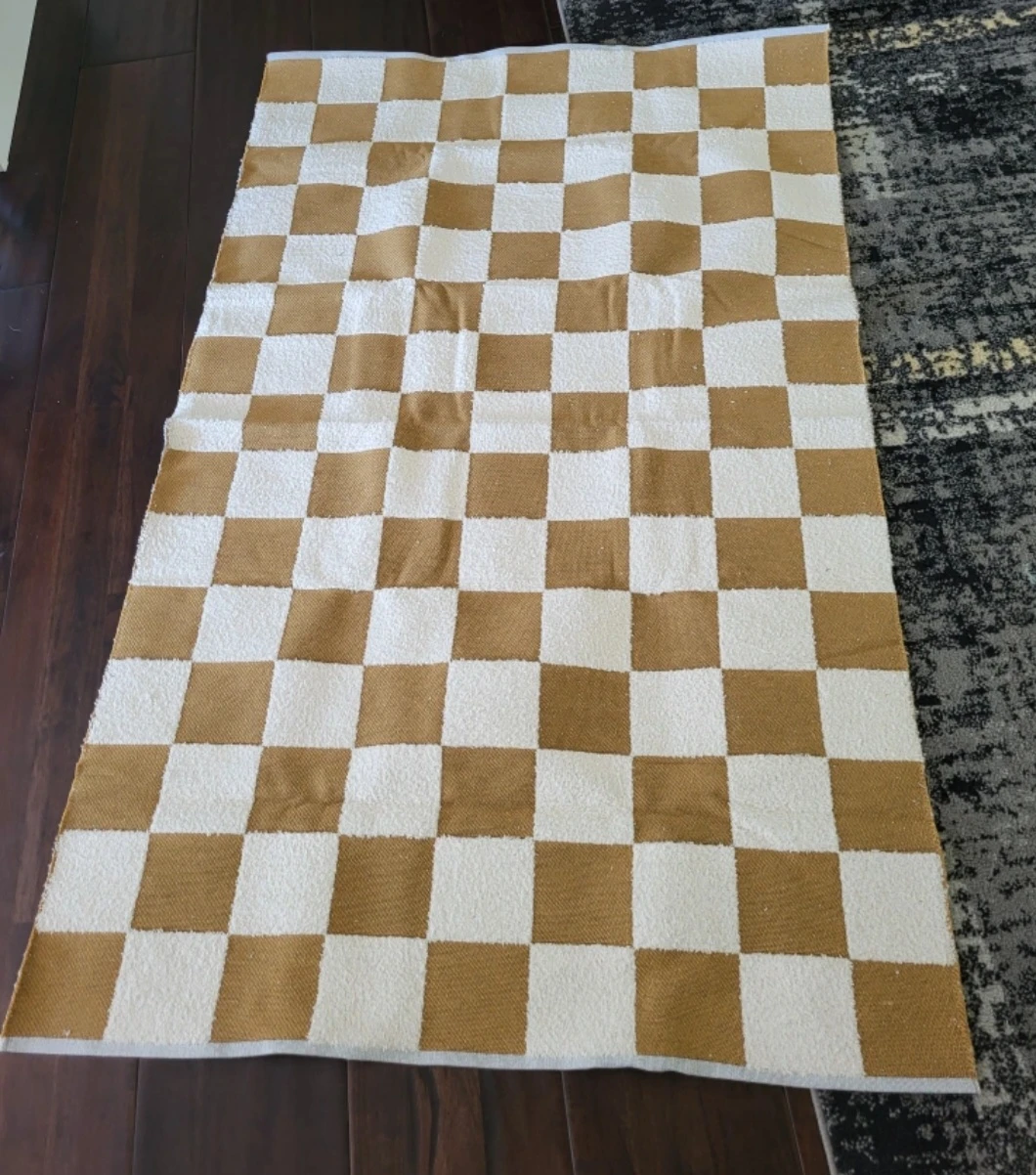 Area Rug - Checkered Pattern - photo 3