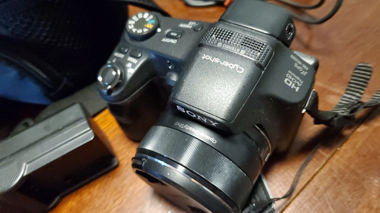Sony Cyber-shot DSC-HX200V Digital Camera - photo 2