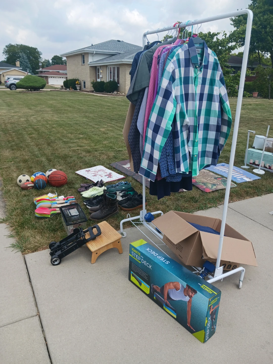 GARAGE SALE TODAY & MONDAY & 8AM -4PM . - photo 4
