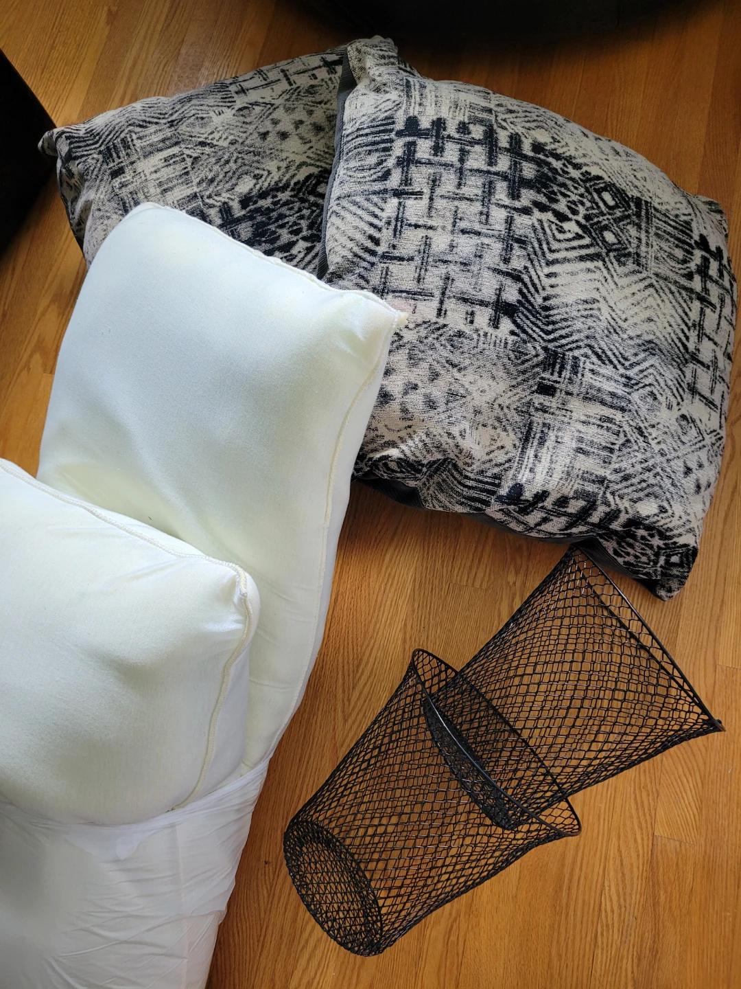 TRADE - Pillows and Waste Baskets