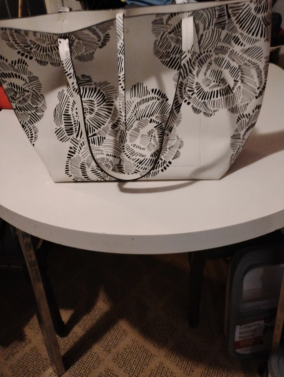 Indigo White tote bag with black floral print