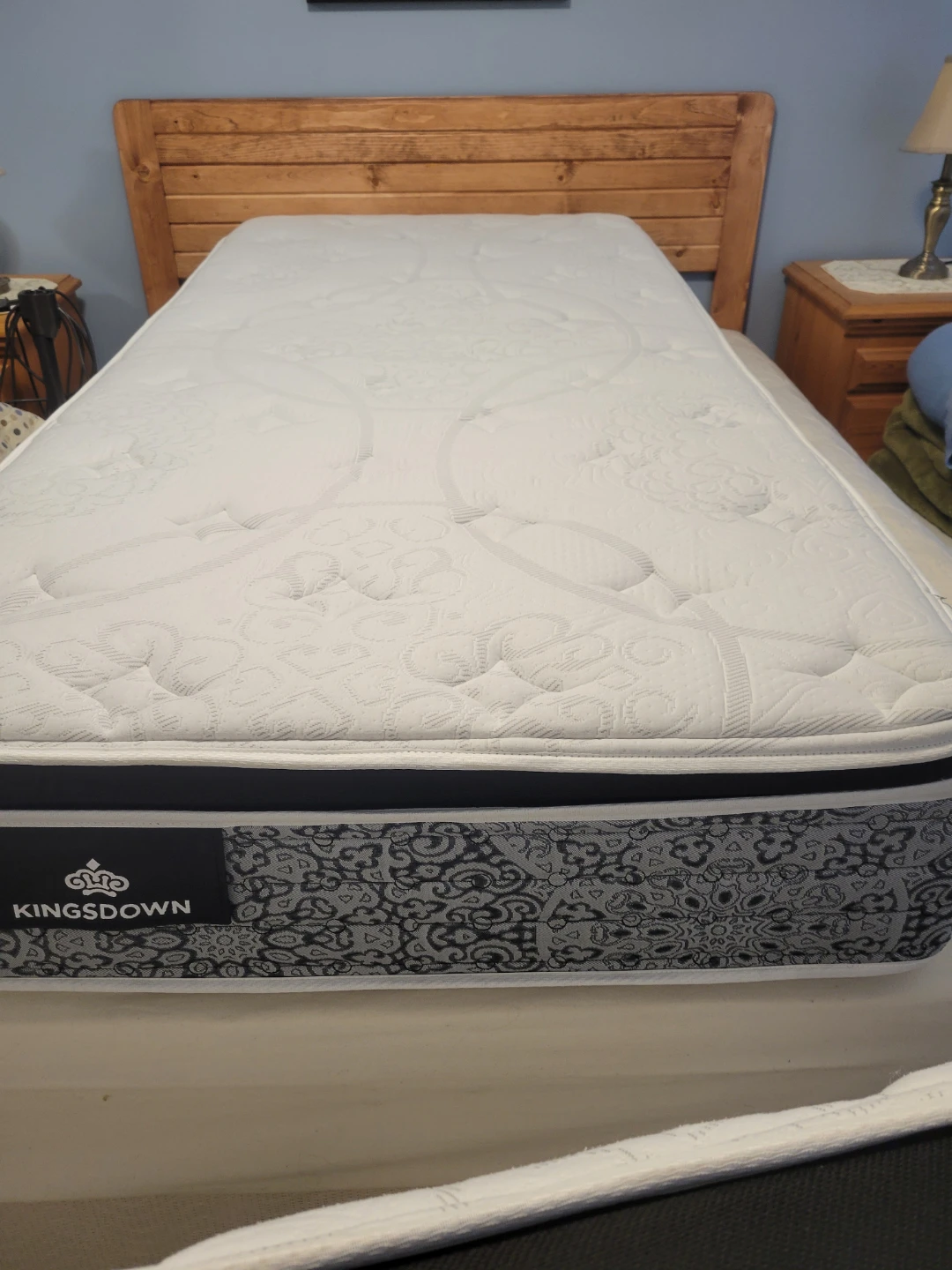 2 Kingsdown Xl Twin Beds