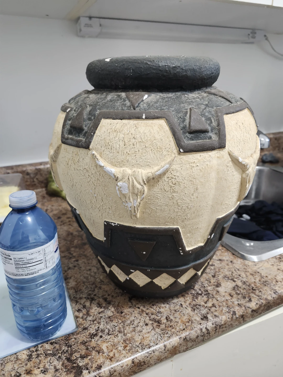 Decorative Southwestern Style Pot with Bull Skulls