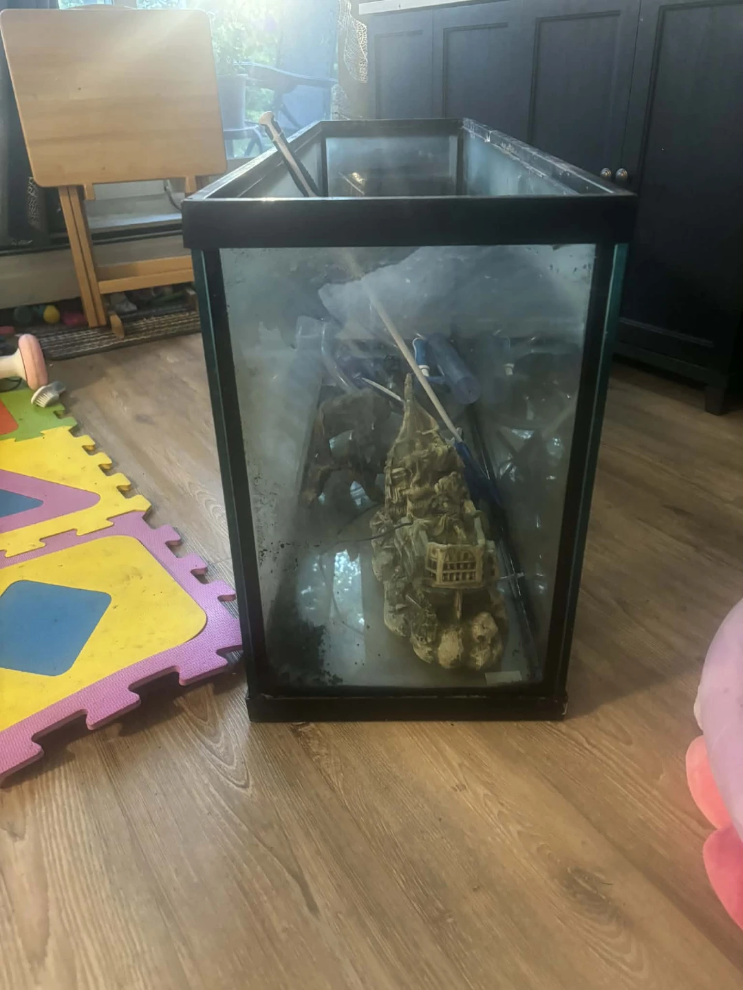 Glass Aquarium Tank with Stand - photo 4
