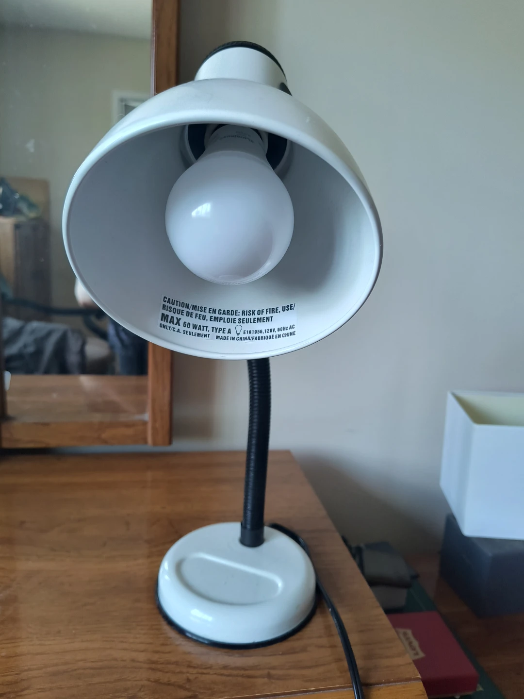 White Gooseneck Desk Lamp - photo 2