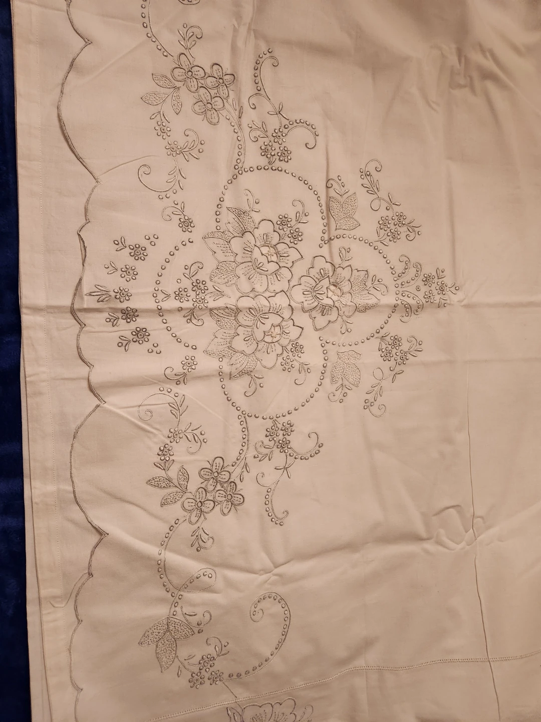 Vintage Embroidered top sheet and pillow shams