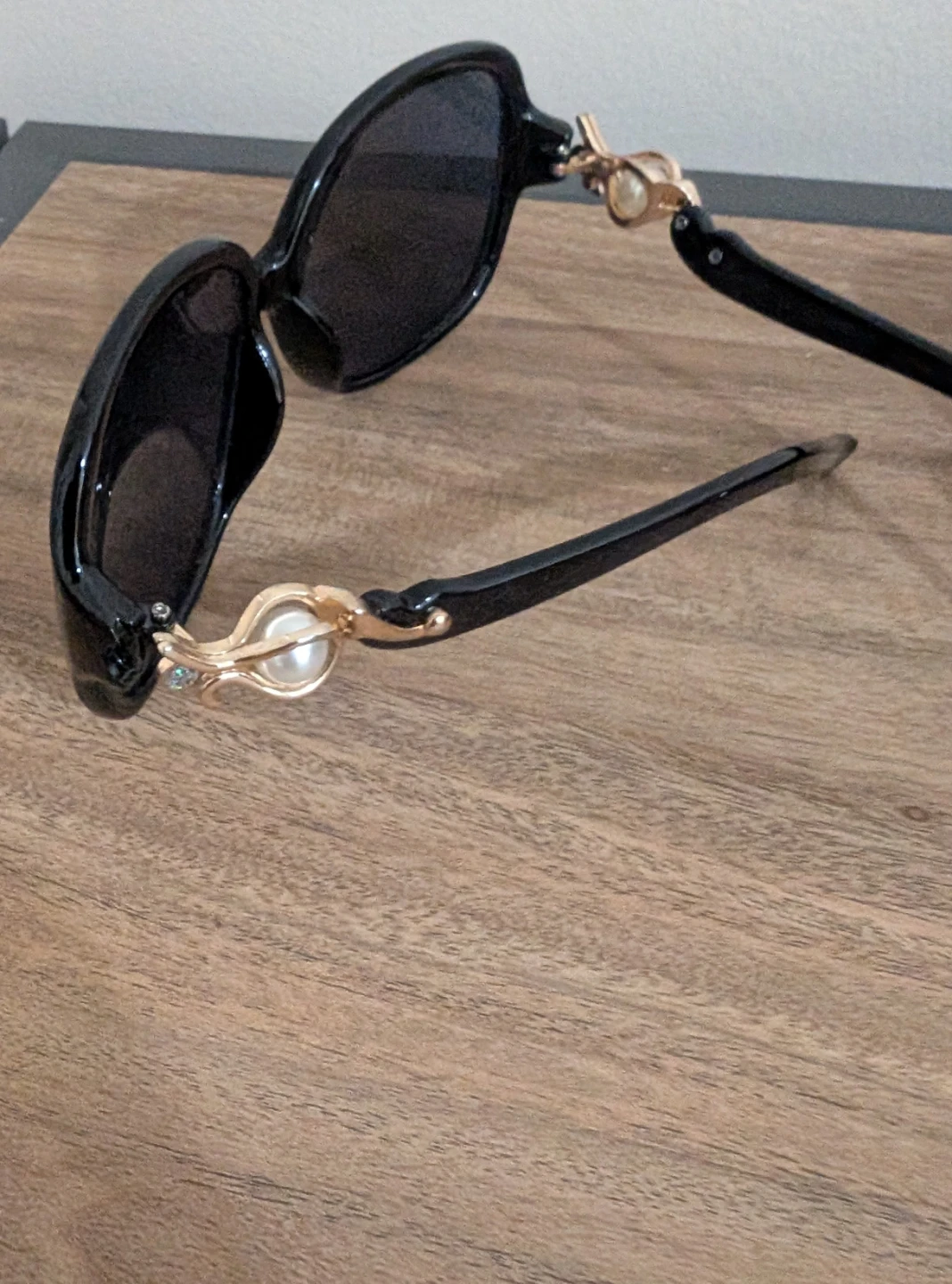 3 Pairs of Sunglasses - photo 3