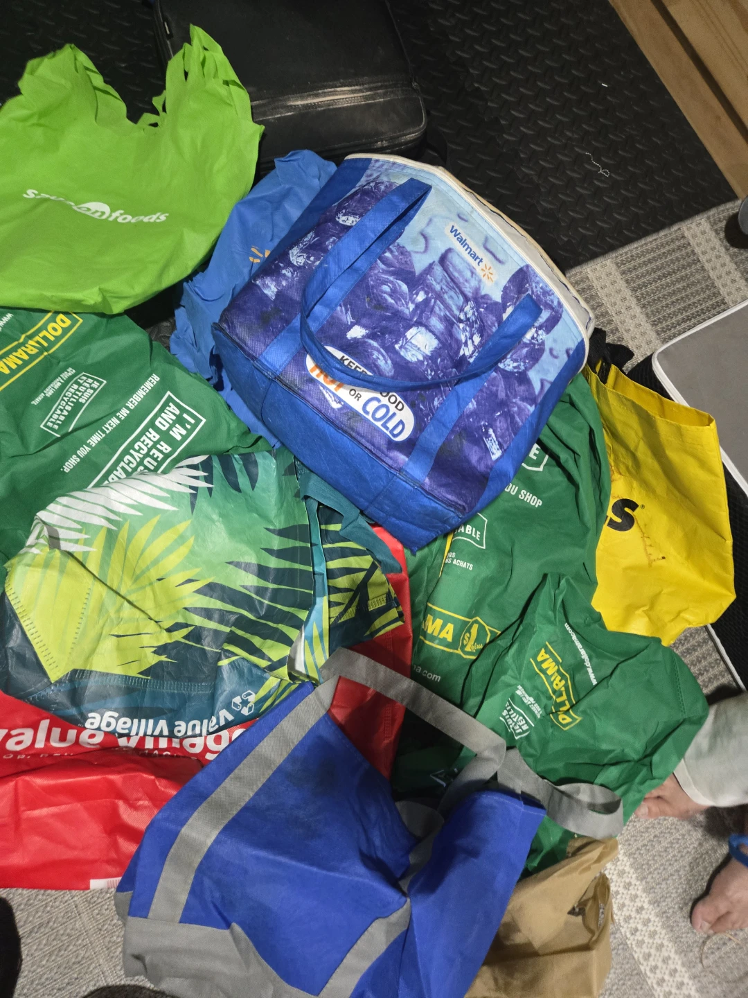 Assorted Reusable Shopping Bags - photo 2