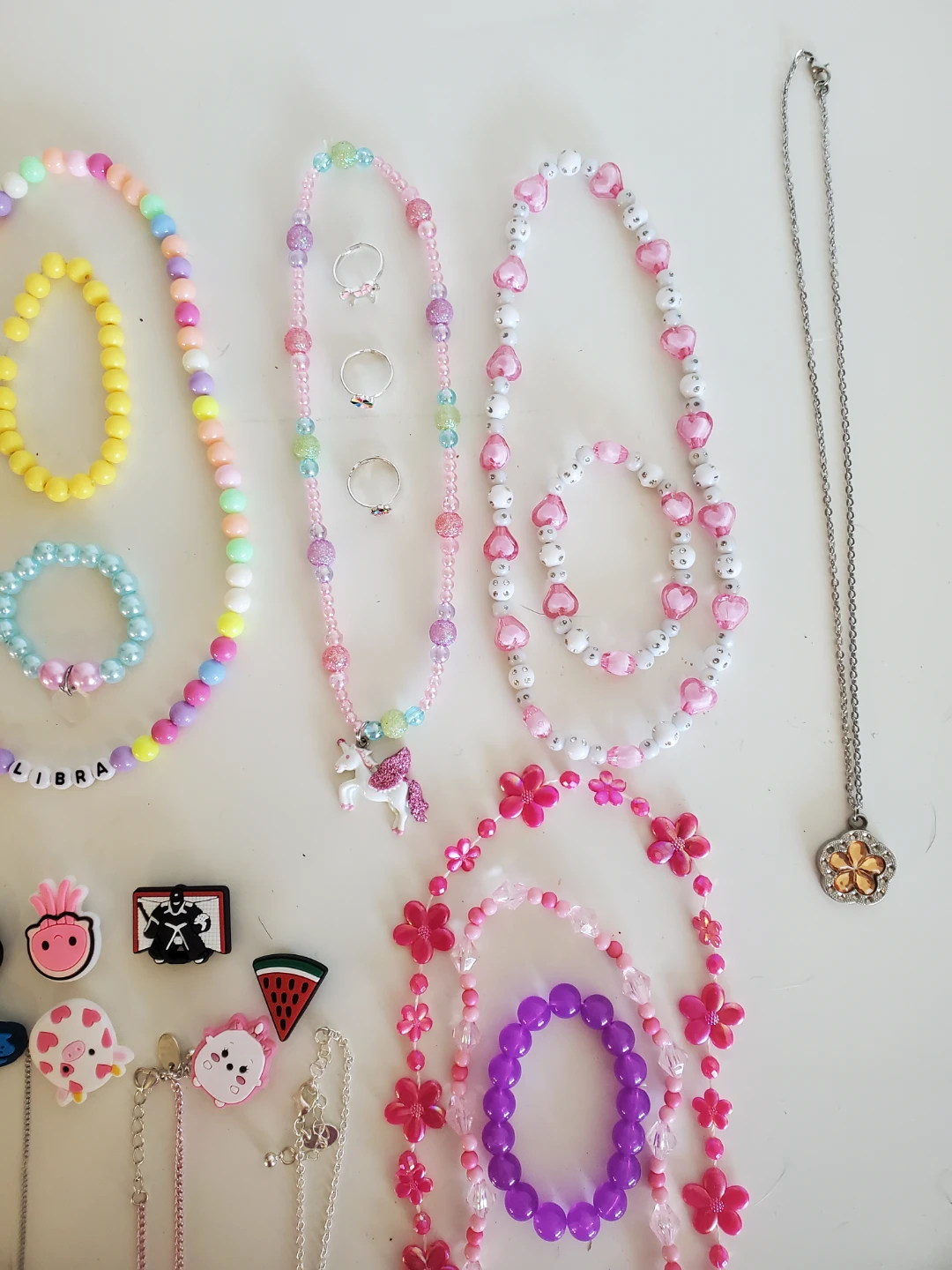 Girl's Large Jewelry Lot...VGUC - photo 3