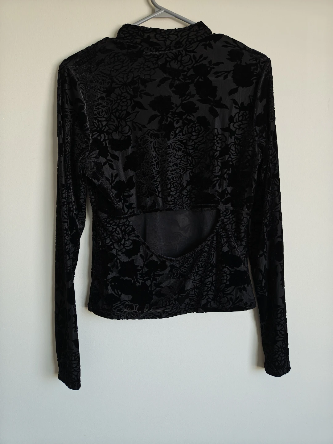 Guess Black Velvet Floral Cut-Out Mock Neck Top - photo 3