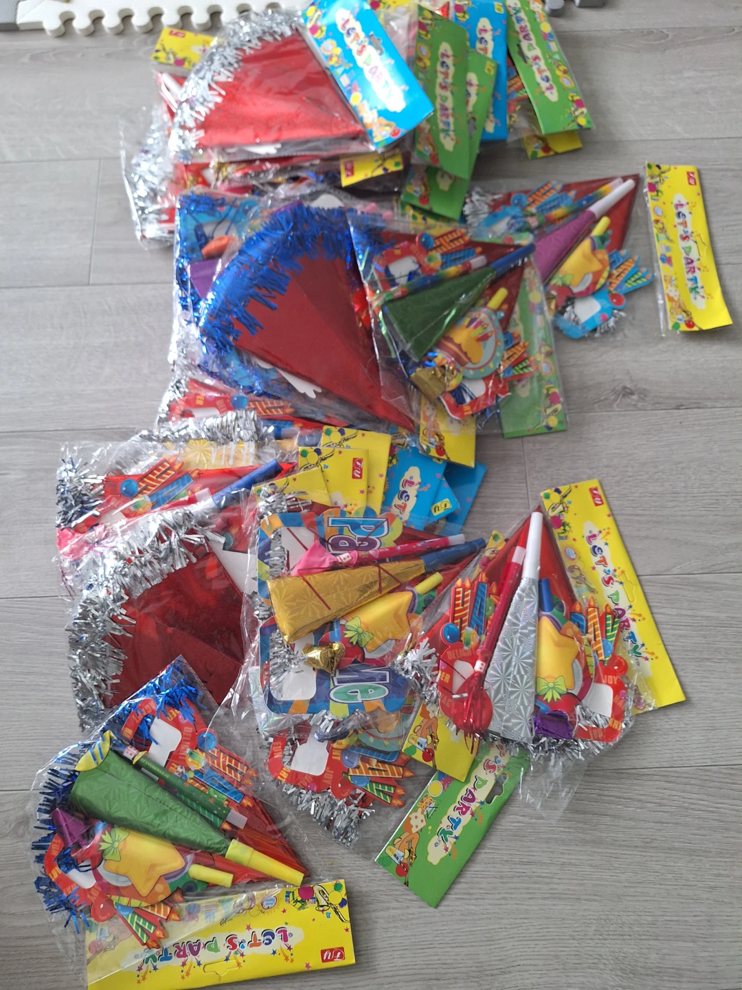 30 counts of Let's Party Birthday Party Supplies Assortment - photo 2