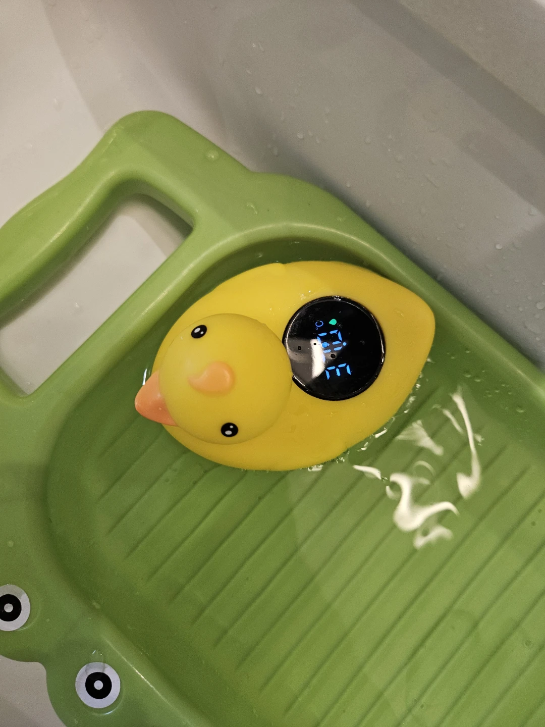 Infant Digital Thermometer - Yellow Rubber Duck Bath Toy - photo 4