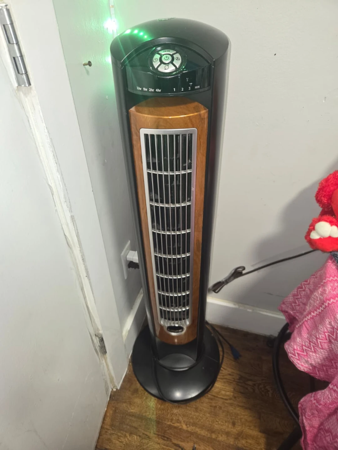 Tower Fan with Ionizer - photo 2