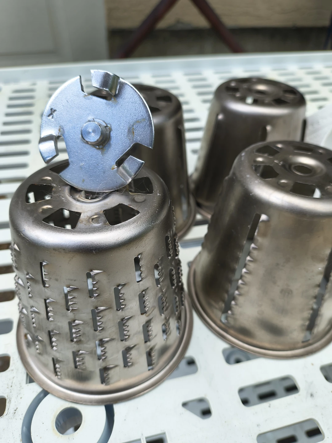 Cuisinart grater system for stand mixer. - photo 3