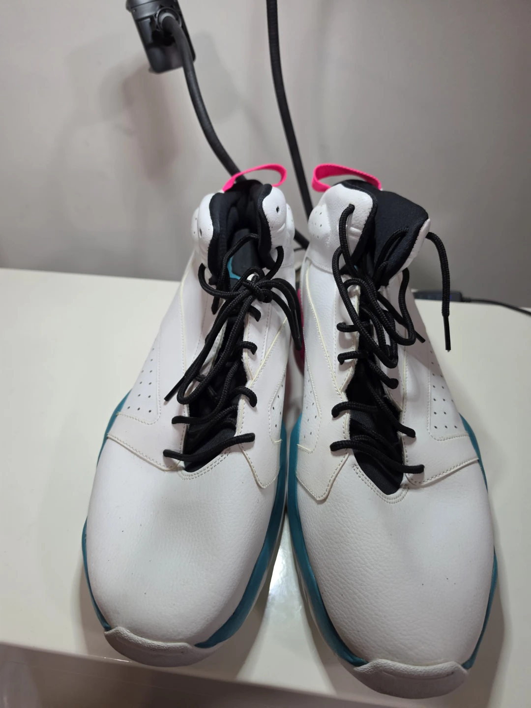 Jordan Sneakers White/Pink/Teal