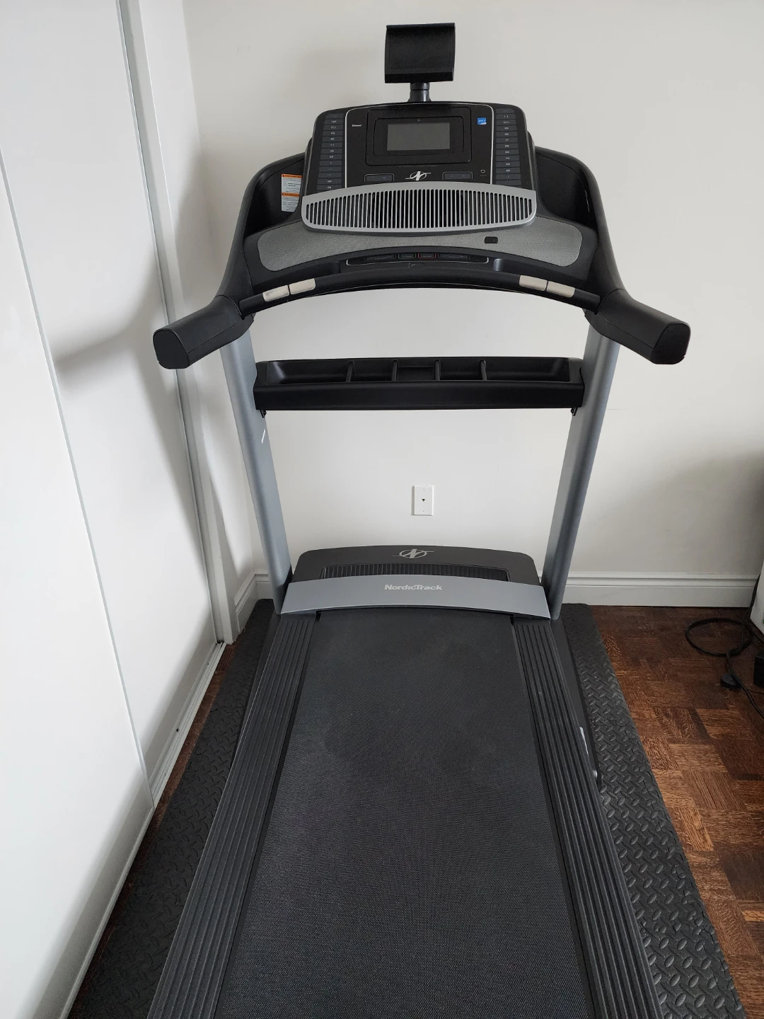NordicTrack C/1750 Treadmill - photo 2
