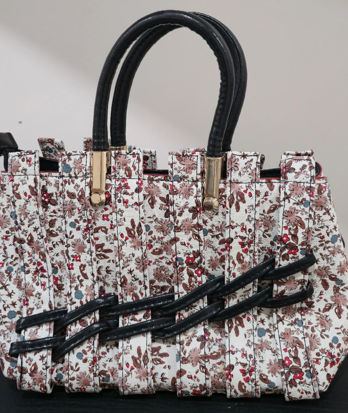 2 Floral Print Handbags with Faux Leather Accents - photo 2