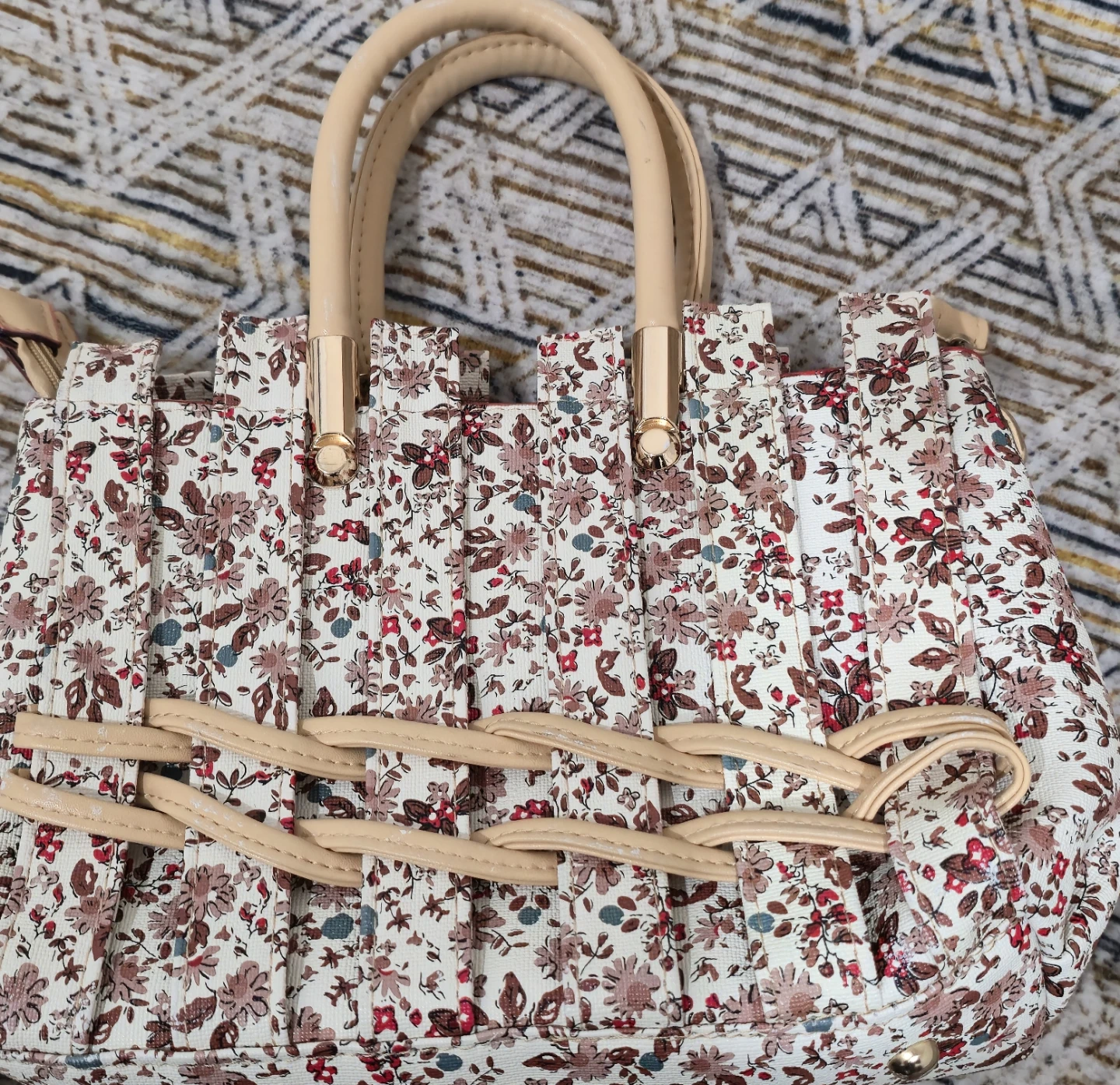 2 Floral Print Handbags with Faux Leather Accents - photo 5
