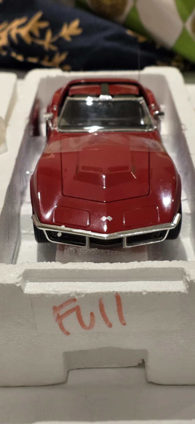Limited Edition ORIGINAL  RED 1968 Corvette Diecast Model Car - photo 3