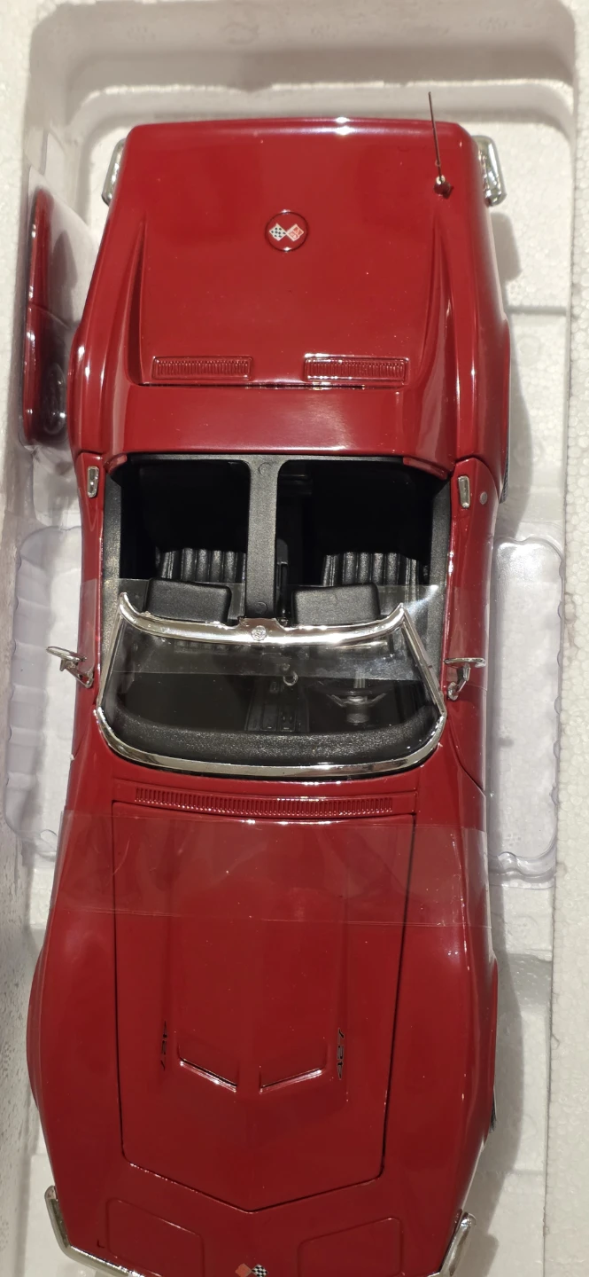 Limited Edition ORIGINAL  RED 1968 Corvette Diecast Model Car - photo 4