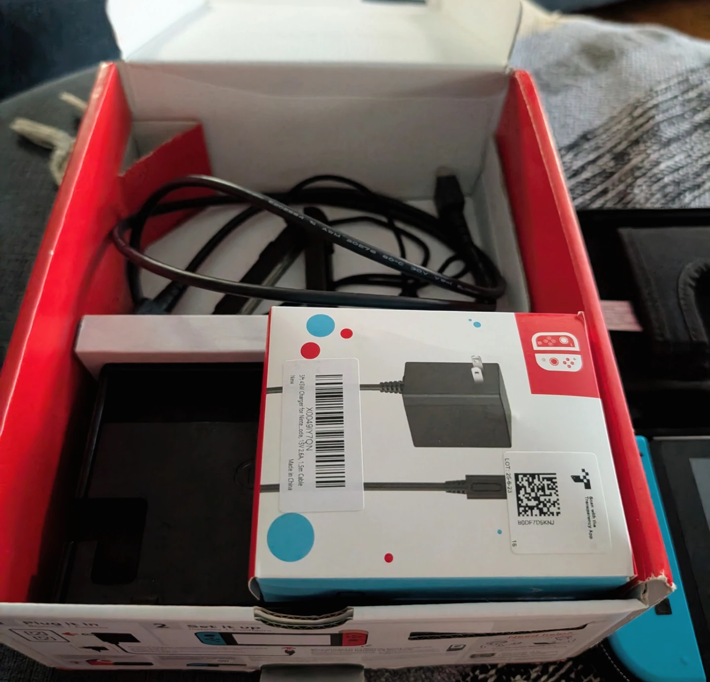 Nintendo Switch Console and Carrying Case - photo 2