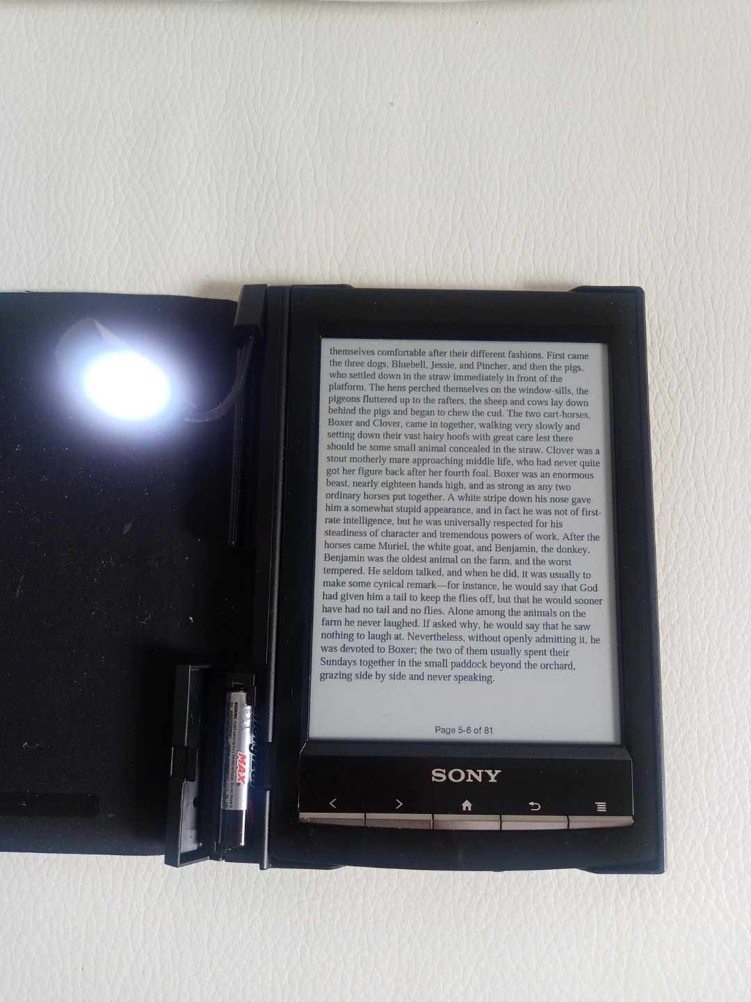 Sony Reader PRS-T1 E-Reader with case - photo 3