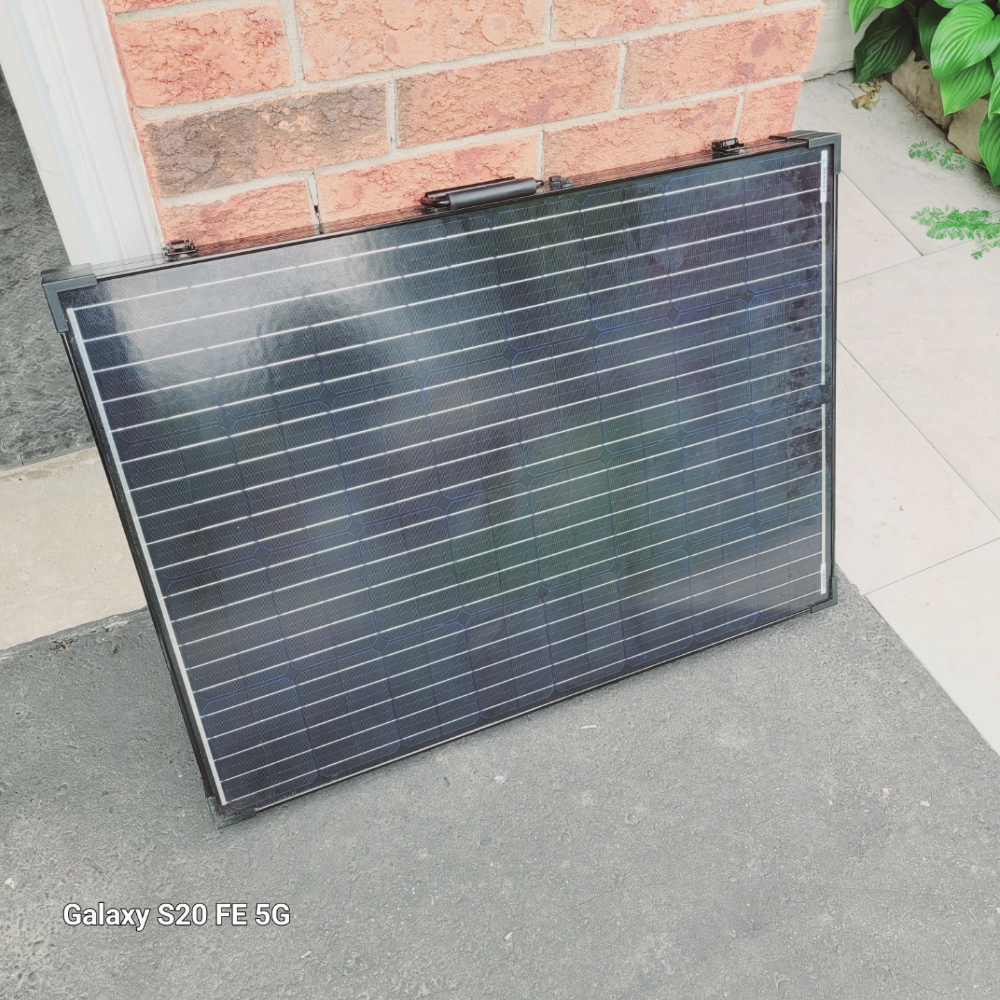 Renogy Voyager 200W Portable Solar SuitcasePanel Kit - photo 2