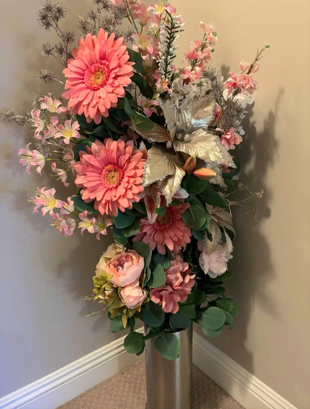 Excellent and Gorgeous artificial flower.