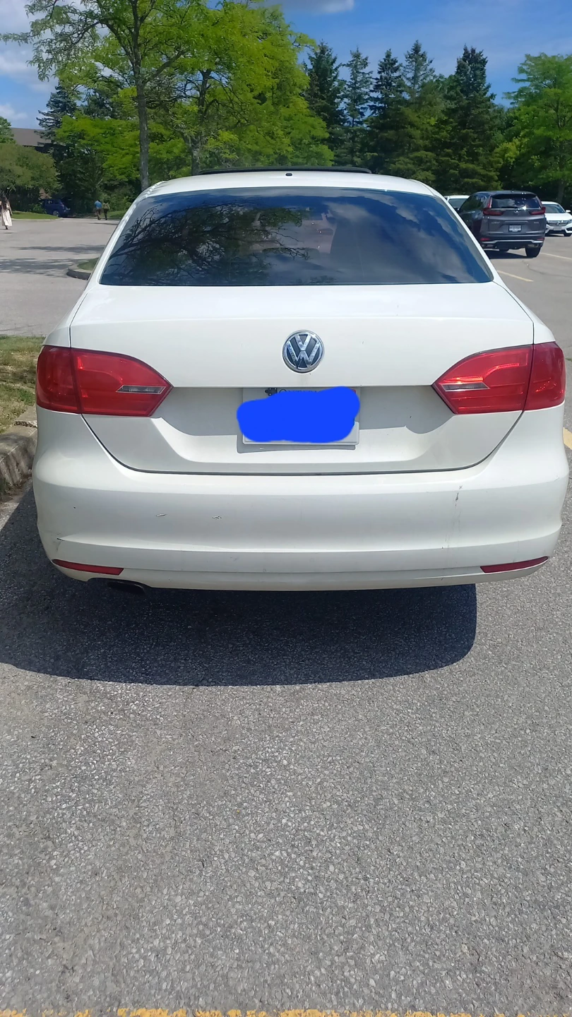 Volkswagen Jetta White Sedan - photo 2