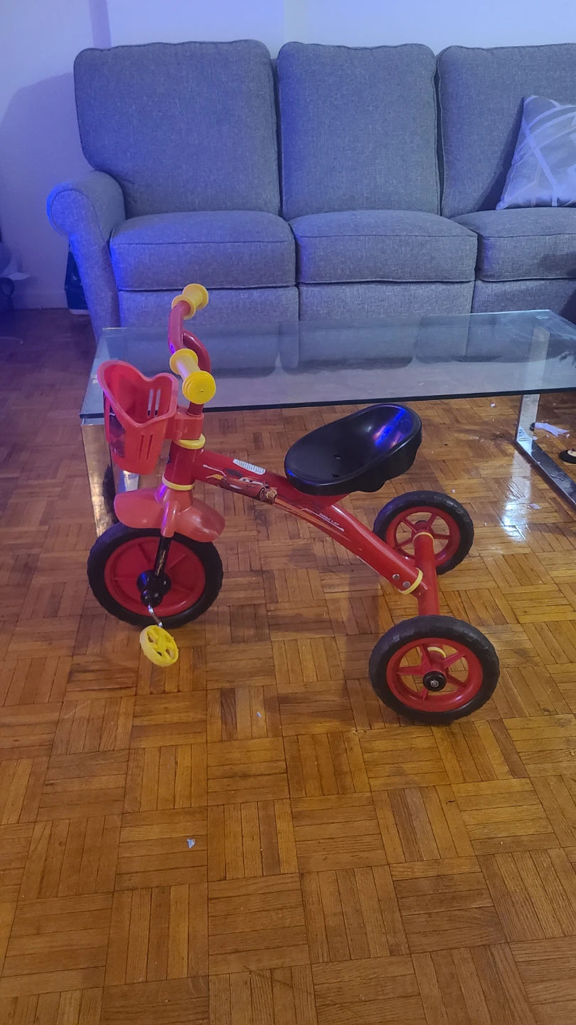 Kids Tricycle with Lightning McQueen Design
