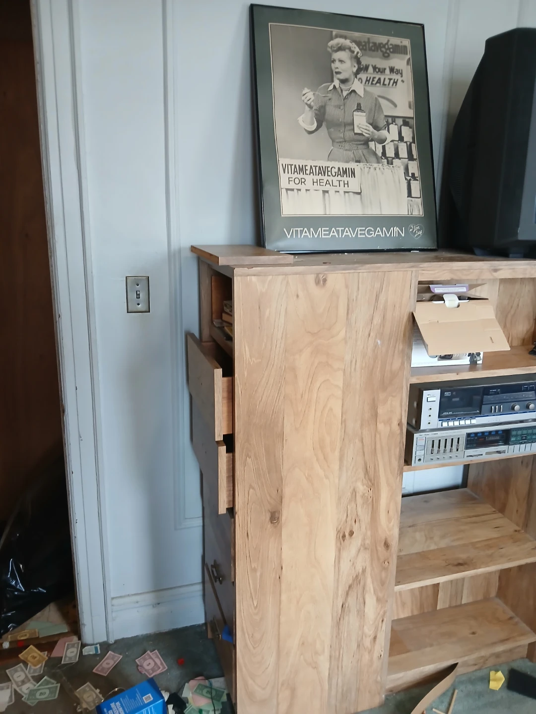 Wooden Dresser with Hutch - photo 3