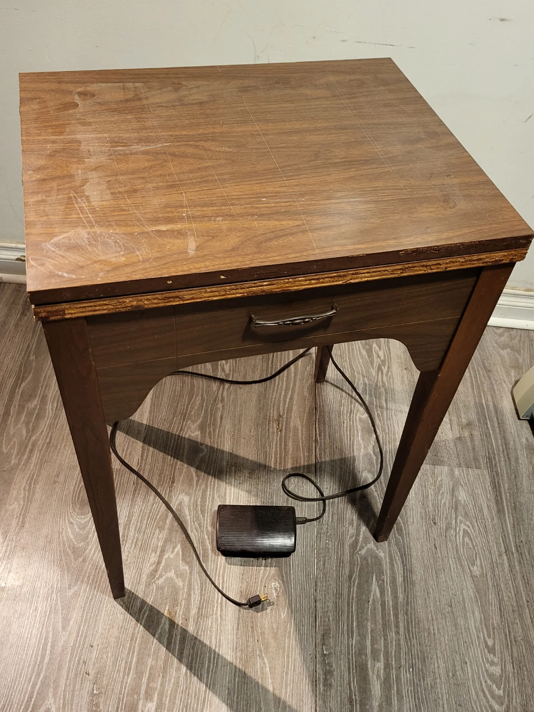 Singer Stylist 514 Sewing Machine w/ Table - photo 4