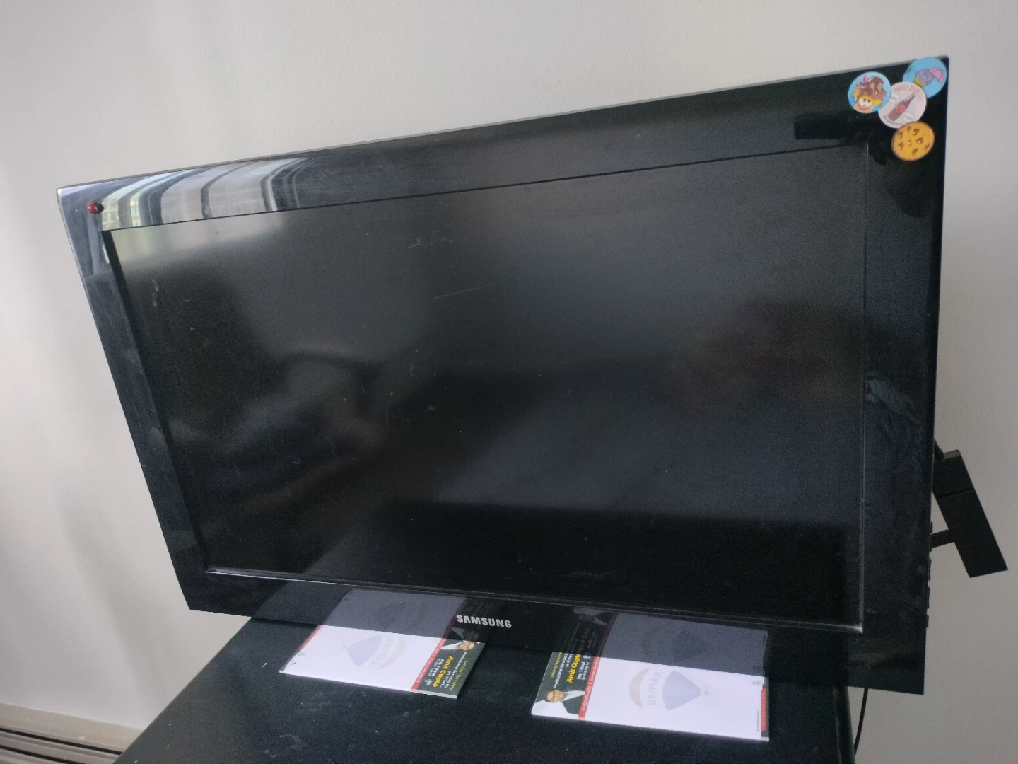 Samsung 32 inches TV and Stand