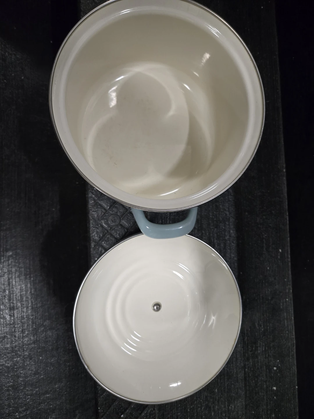 Le Creuset Blue Enamel 20cm Pot with Lid - Clean Inside - photo 3